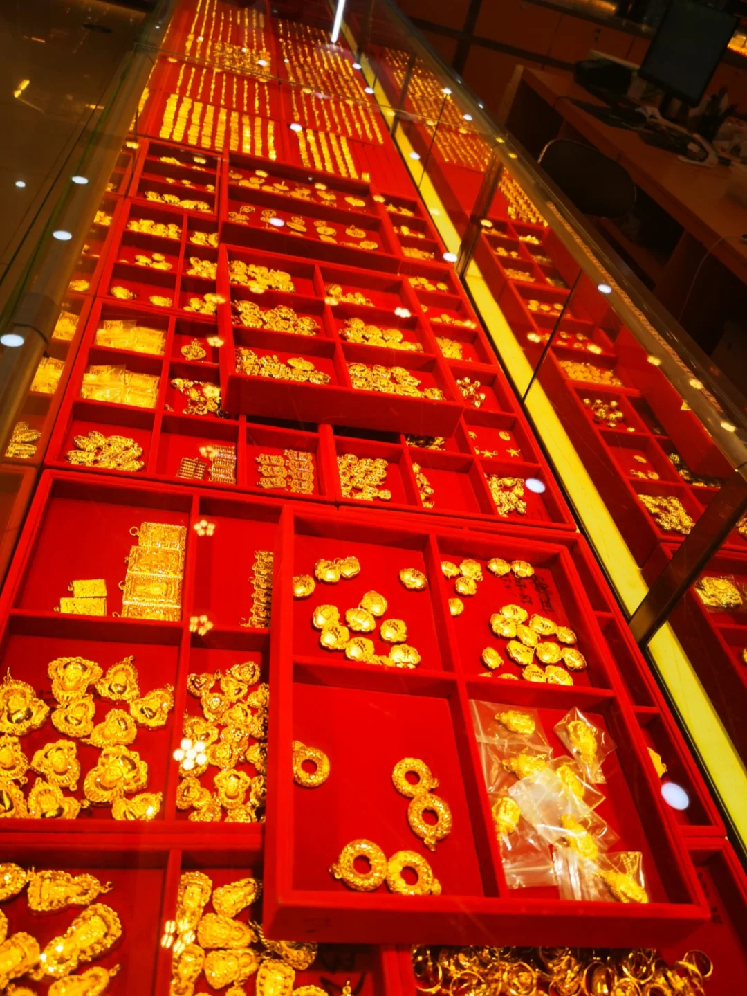 春节假期结束，深圳水贝黄金批发商陆续复工，市场情况如何？