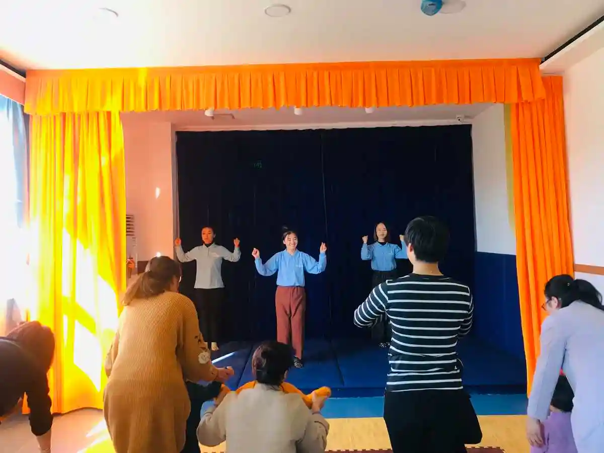 2020 年早教市场规模将达 1000 亿，东方爱婴专注 0-6 岁儿童关键期成长