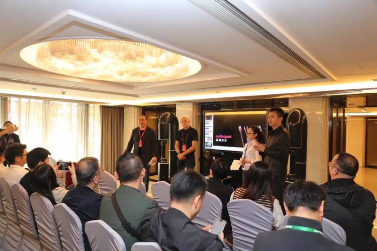 性格内向与外向：哪种性格更适合担任领导角色？